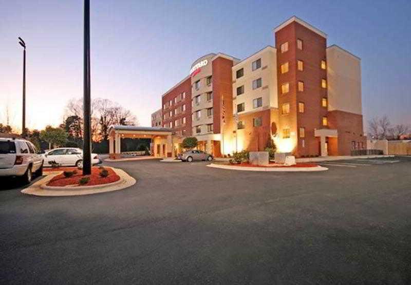 Courtyard Greensboro Airport Kültér fotó