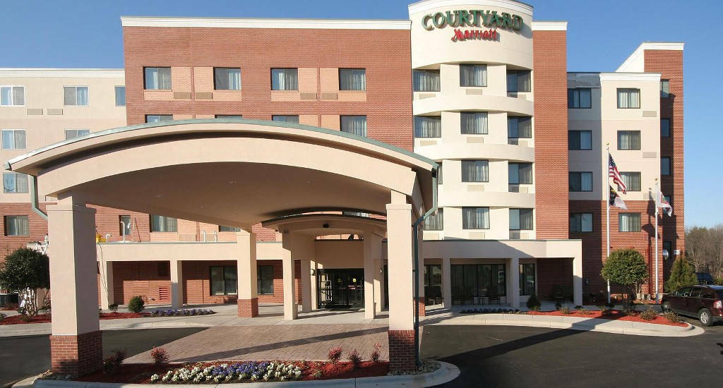 Courtyard Greensboro Airport Kültér fotó